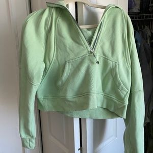 Lululemon Scuba pullover mint green XS/S